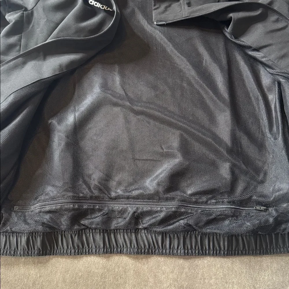 Adidas Men’s Full Zip Black Athletic Jacket Lightweight Size M RARE SAMPLE NEW